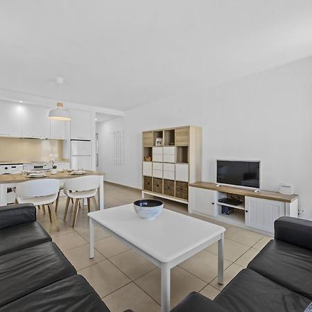 Casahost Bastian Boutique II Seaview Apartment Costa Teguise Bagian luar foto