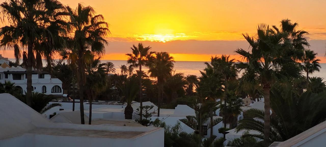 Casahost Bastian Boutique II Seaview Apartment Costa Teguise Bagian luar foto