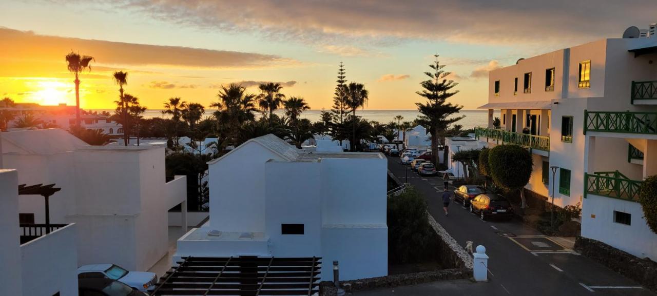 Casahost Bastian Boutique II Seaview Apartment Costa Teguise Bagian luar foto