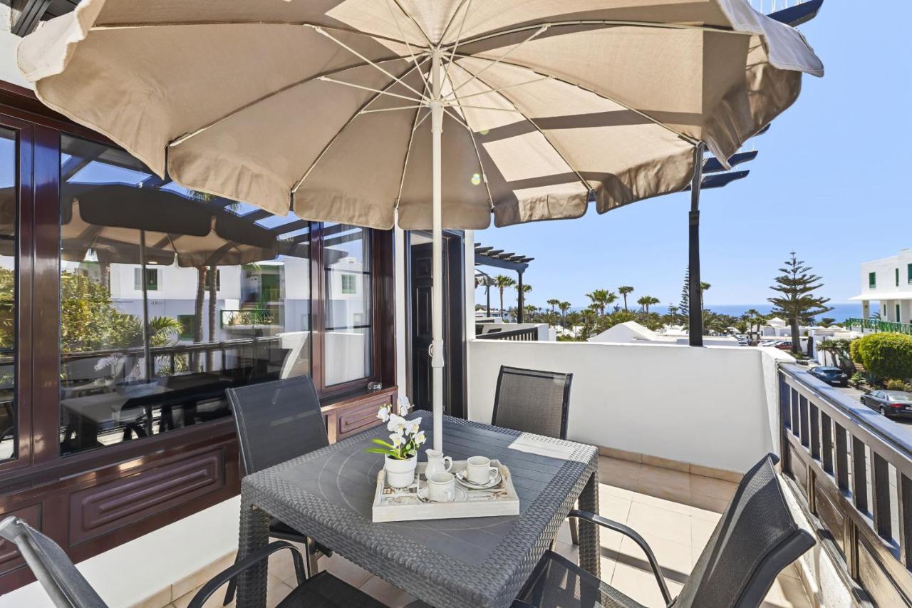 Casahost Bastian Boutique II Seaview Apartment Costa Teguise Bagian luar foto