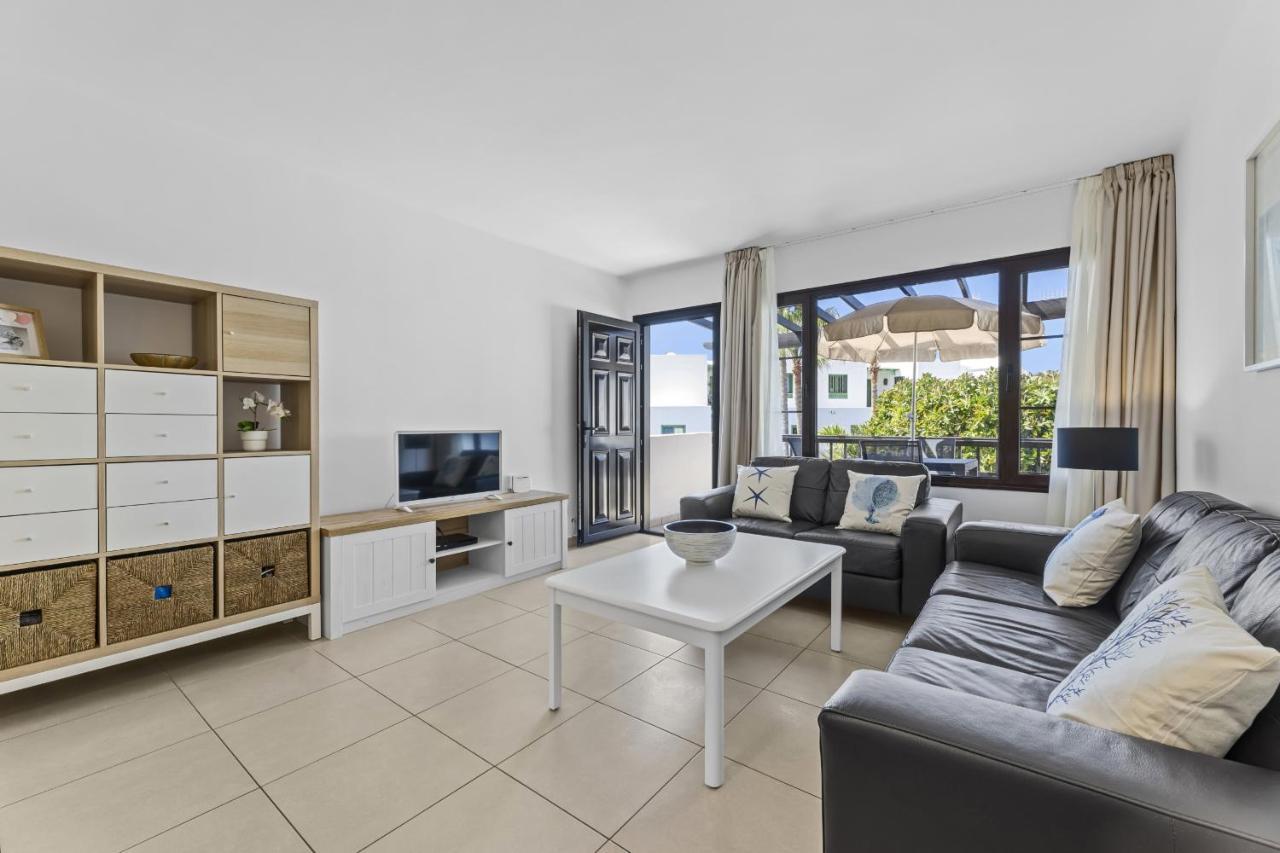 Casahost Bastian Boutique II Seaview Apartment Costa Teguise Bagian luar foto