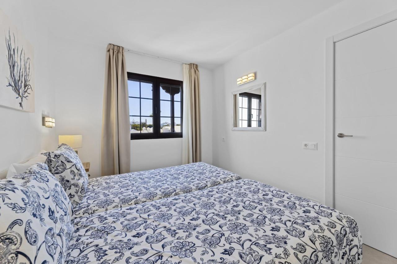 Casahost Bastian Boutique II Seaview Apartment Costa Teguise Bagian luar foto