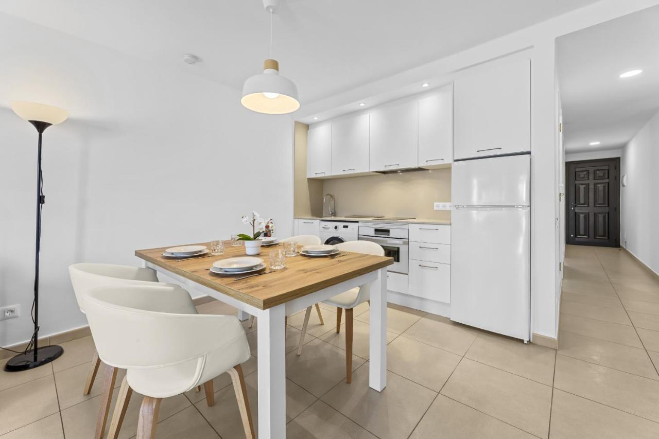 Casahost Bastian Boutique II Seaview Apartment Costa Teguise Bagian luar foto